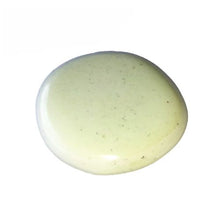 Load image into Gallery viewer, Galet Chrysoprase citron - Collectif Spirite
